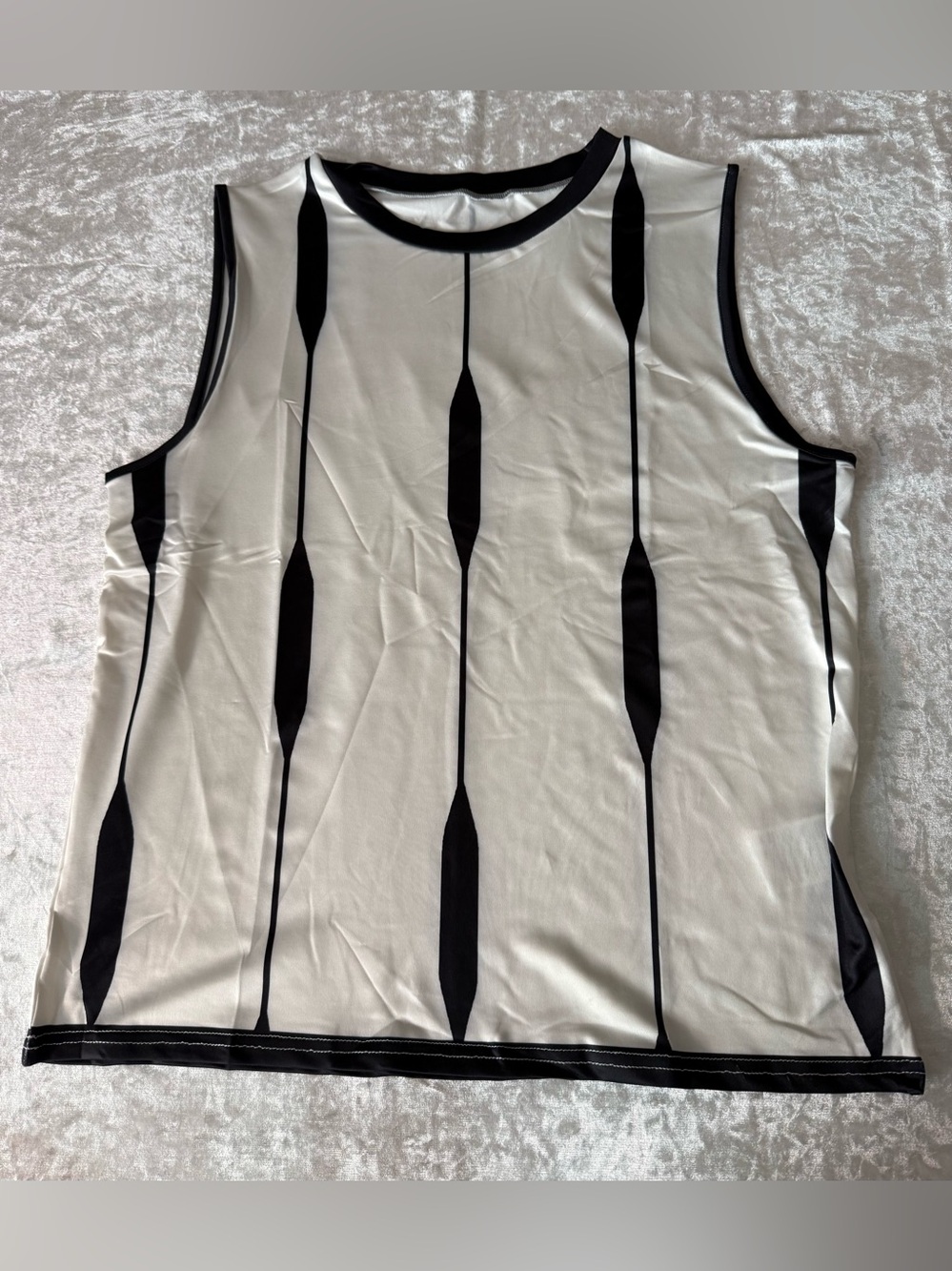 Black White Geometric Sleeveless Blouse Tank Top Size L NWOT